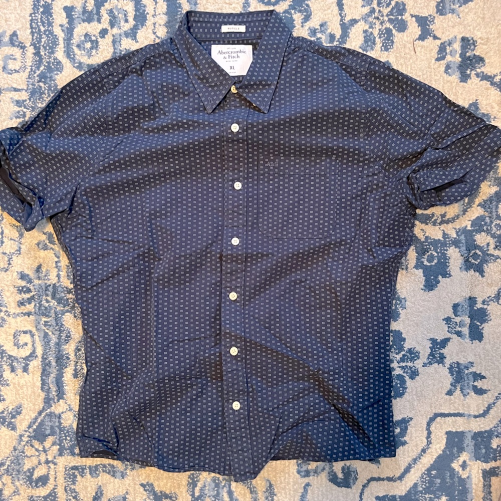 Abercrombie and Fitch short sleeve men’s collared shirt.